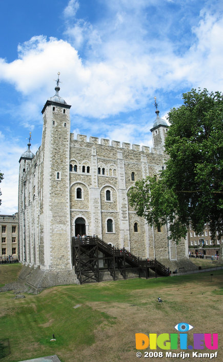 3160-3162 White Tower